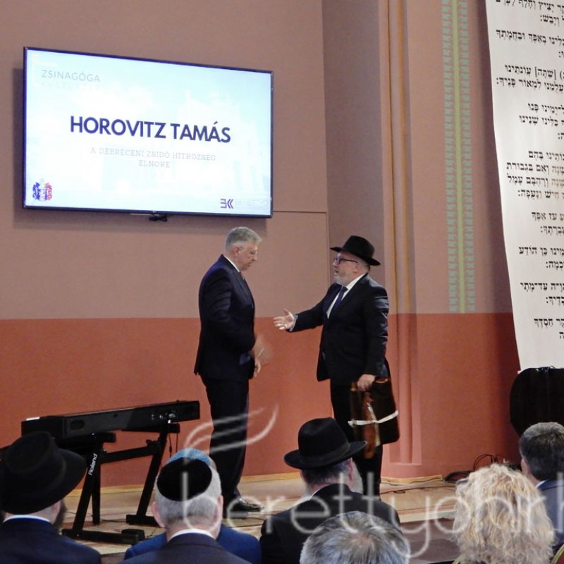 Átadták a felújított zsinagógát 57